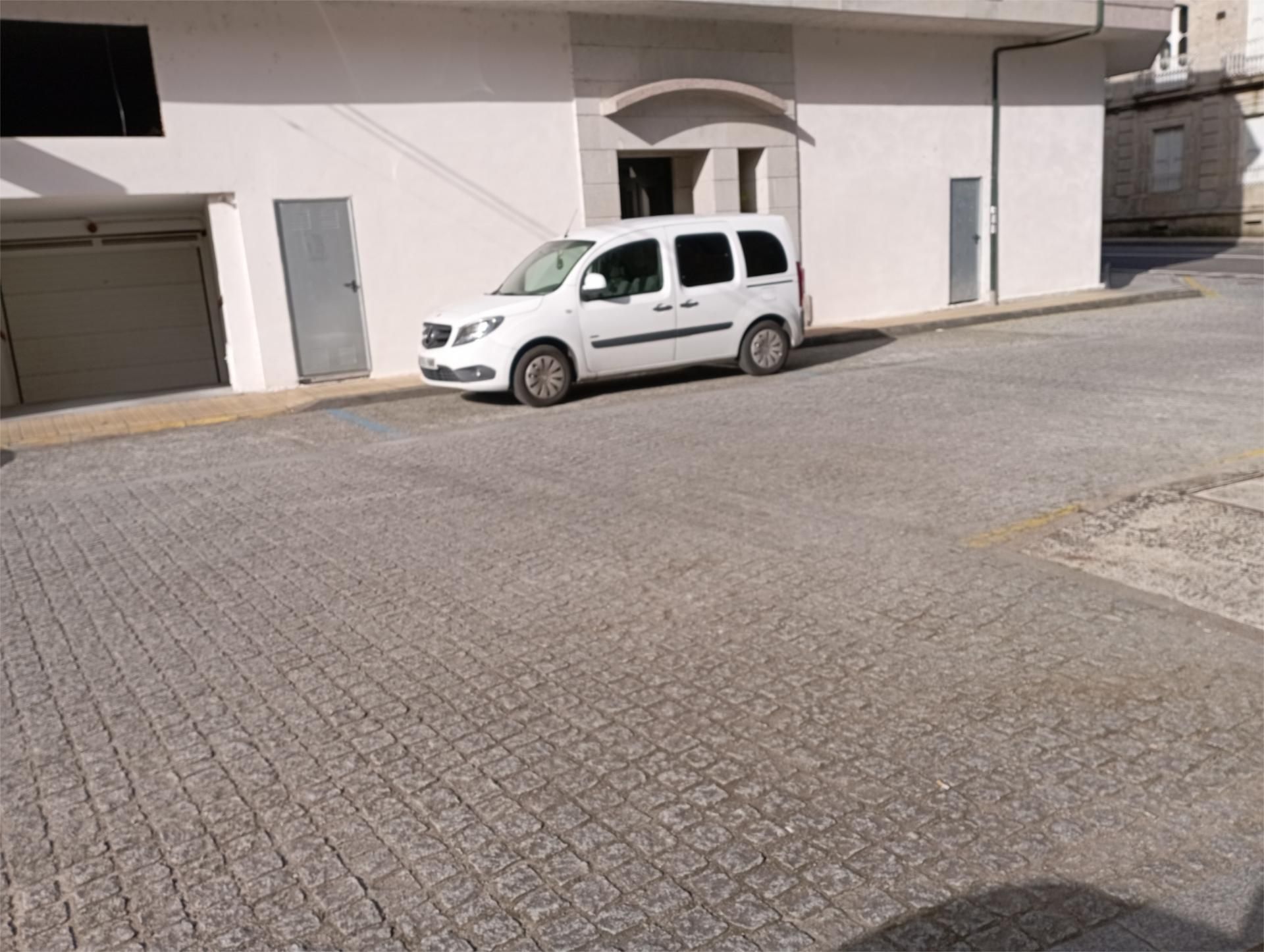 Aparcament de Planta baixa en venda en Leiro