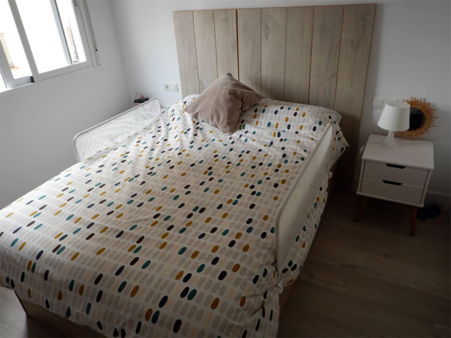 Dormitori de Apartament de lloguer en Almuñécar amb Aire condicionat, Moblat i Balcó
