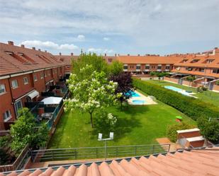 Jardí de Pis de lloguer en Valladolid Capital amb Parquet, Terrassa i Forn