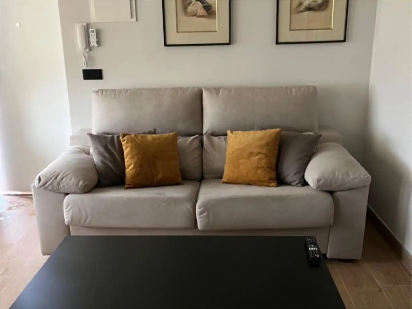 Apartament de lloguer a Carrer Sol Naixent, Albufereta Sala d'estar de Apartament de lloguer en Alicante / Alacant amb Aire condicionat i Terrassa