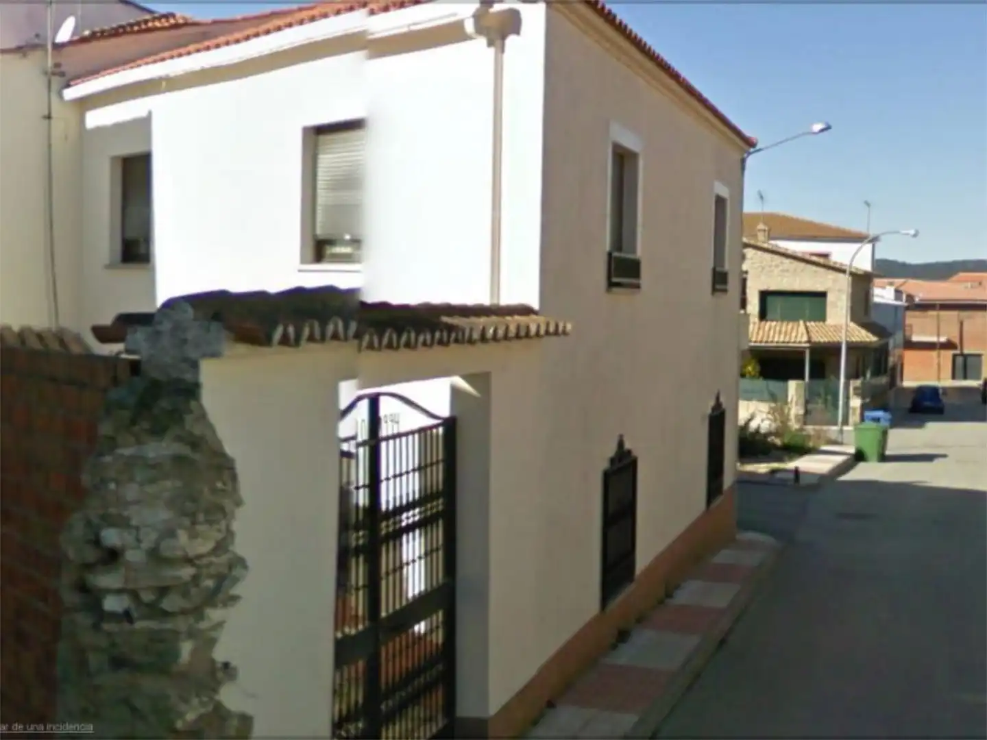 Außenansicht von Einfamilien-Reihenhaus zum Verkauf in Torreorgaz mit Terrasse, Abstellraum und Möbliert