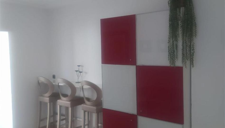 Flat to share in Calle Zamora, Barrio de Zaidín, Granada - image 1 Photo 1 of Flat to share in Calle Zamora, Barrio de Zaidín, Granada