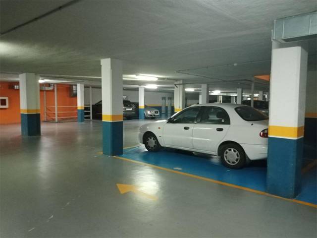Garaje en Alquiler en Paseo del Prior, 61 en Universidad