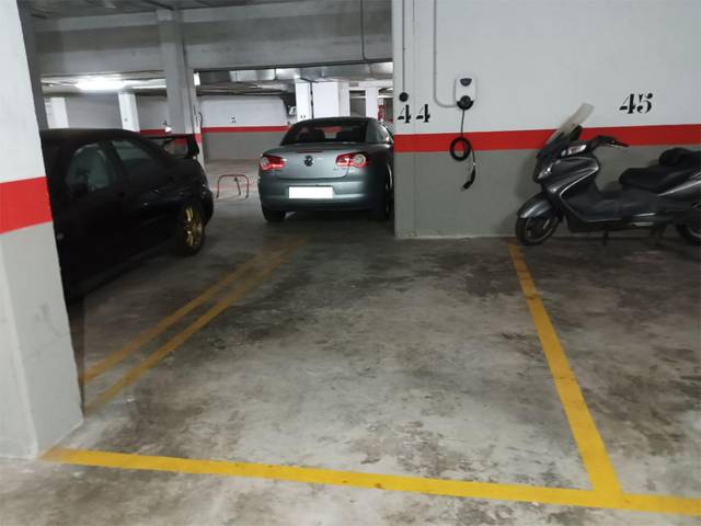 Garaje en Alquiler en Camí de Son Fangos, 18 en El Coll d'en Rabassa