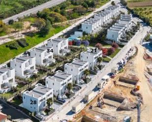 Vista exterior de Casa o xalet en venda en Alhaurín de la Torre amb Aire condicionat i Terrassa