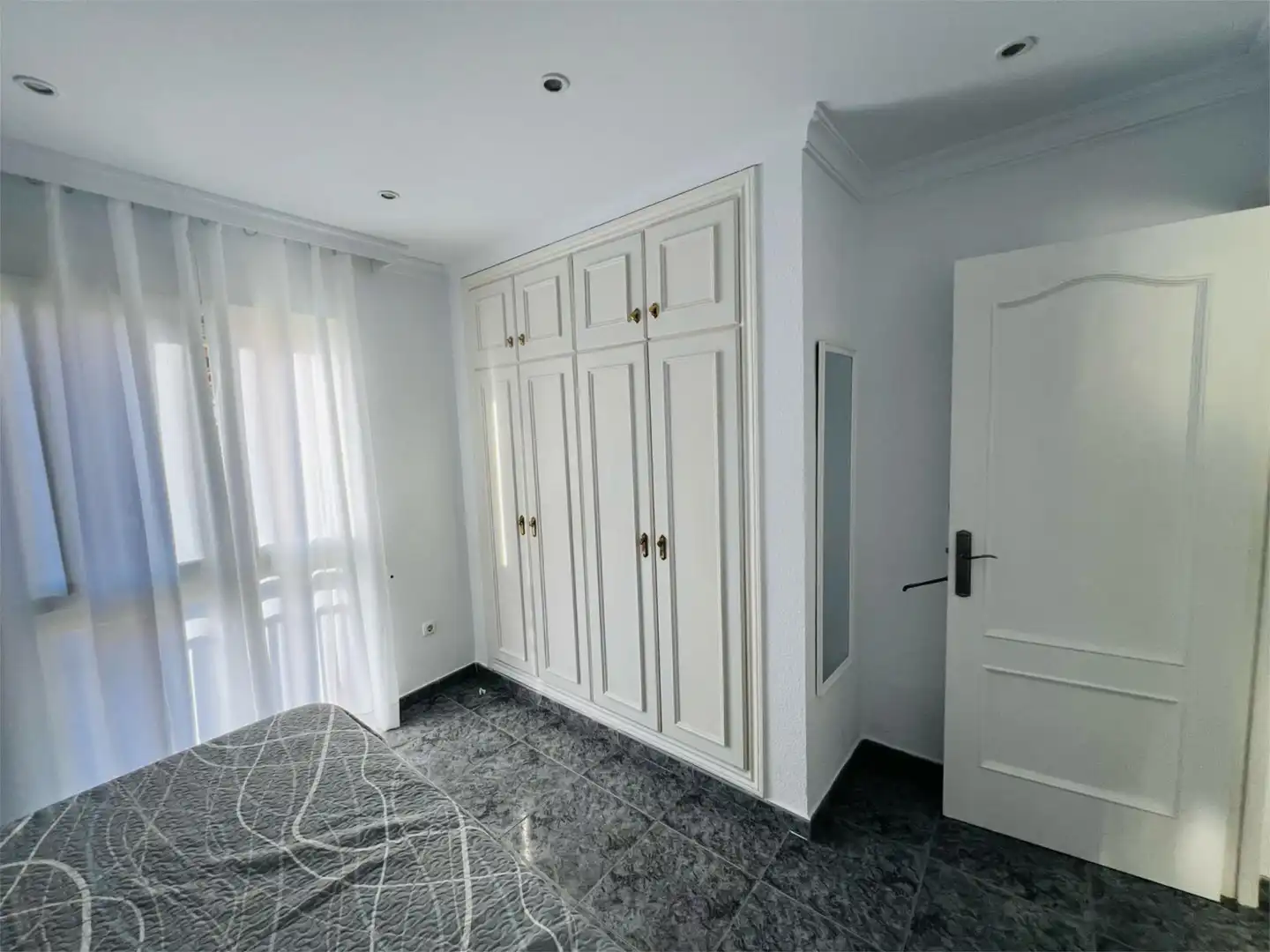 Flat for rent in Avenida de Benyamina, 23, Playamar - Benyamina Bedroom of Flat for rent in Torremolinos with Air Conditioner, Terrace and Furnished