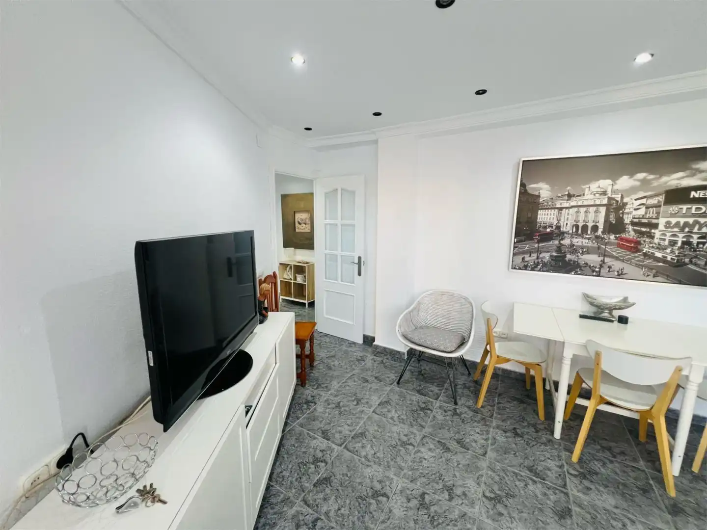 Flat for rent in Avenida de Benyamina, 23, Playamar - Benyamina Living room of Flat for rent in Torremolinos with Air Conditioner, Terrace and Furnished