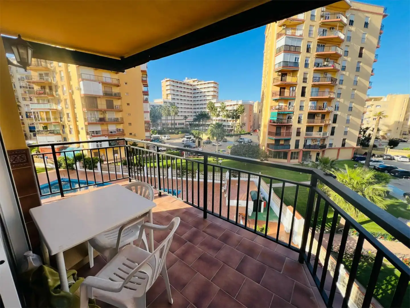 Flat for rent in Avenida de Benyamina, 23, Playamar - Benyamina Exterior view of Flat for rent in Torremolinos with Air Conditioner, Terrace and Furnished