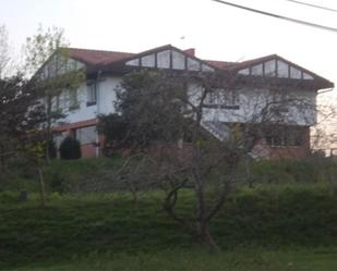 Vista exterior de Casa o xalet en venda en Zumaia amb Calefacció, Jardí privat i Parquet