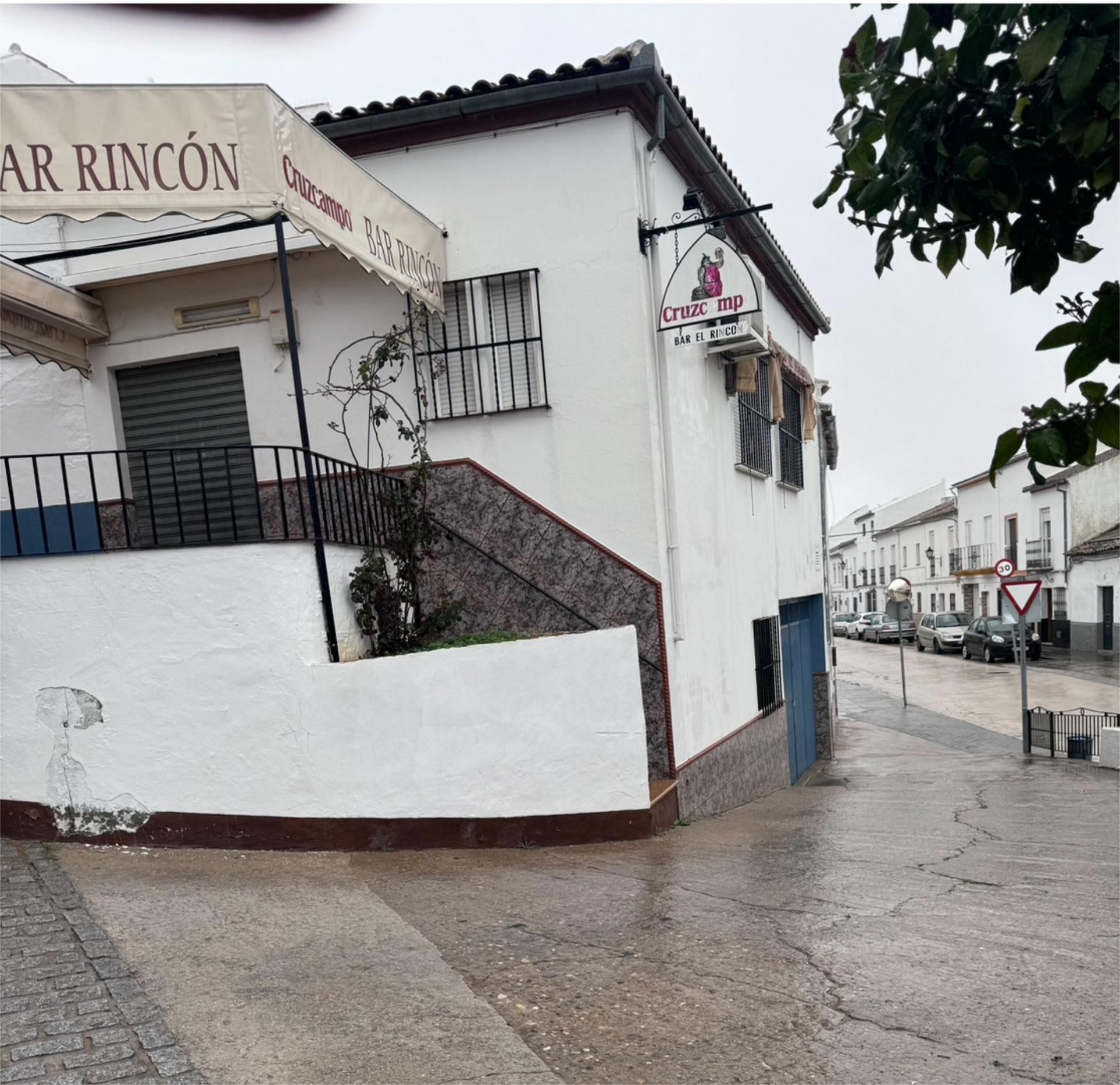 Vista exterior de Local en venda en Olvera amb Aire condicionat i Calefacció