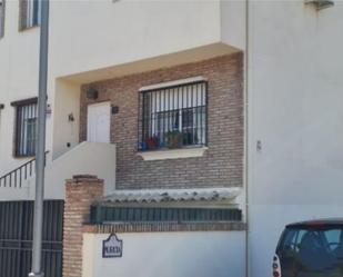 Vista exterior de Casa adosada en venda en Churriana de la Vega amb Aire condicionat, Terrassa i Balcó