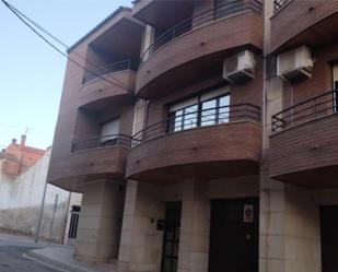 Vista exterior de Casa adosada en venda en Almacelles amb Aire condicionat, Terrassa i Balcó