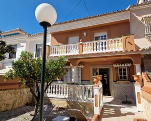 Vista exterior de Casa o xalet en venda en Vélez-Málaga amb Aire condicionat, Terrassa i Balcó