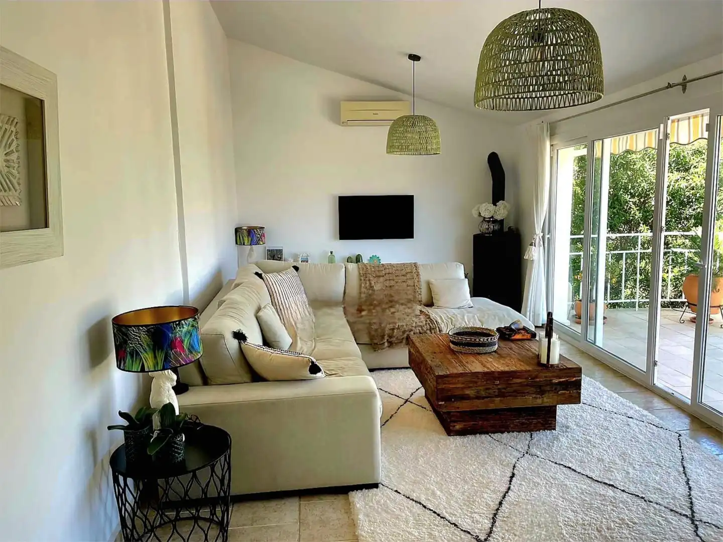 Living room of Houses for sale in Mijas  with Air Conditioner, Terrace and Swimming Pool