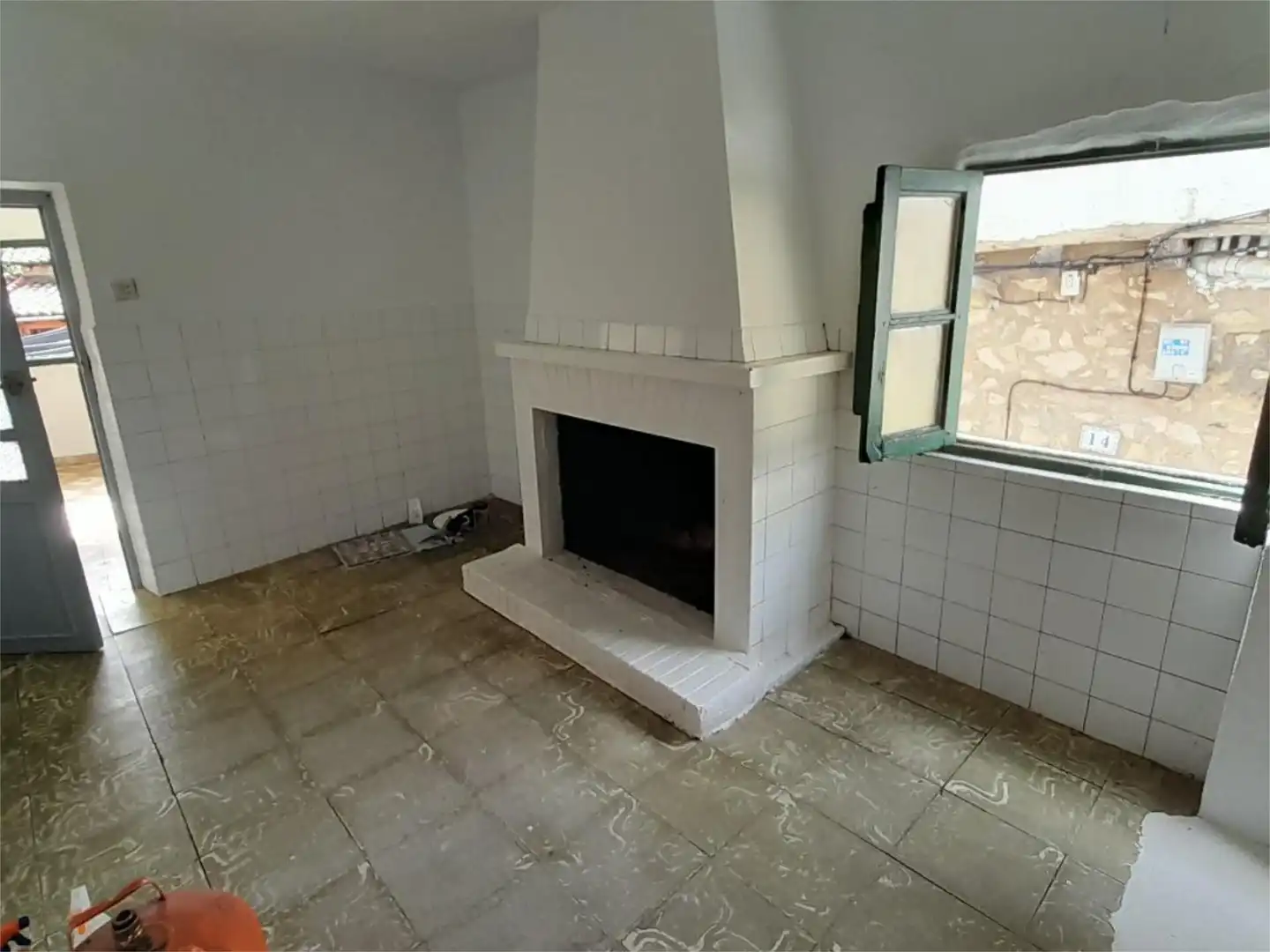 Casa adosada en venta en Calle Santa Ana, 18, Cuacos de Yuste Cocina de Casa adosada en venta en Cuacos de Yuste con Parquet