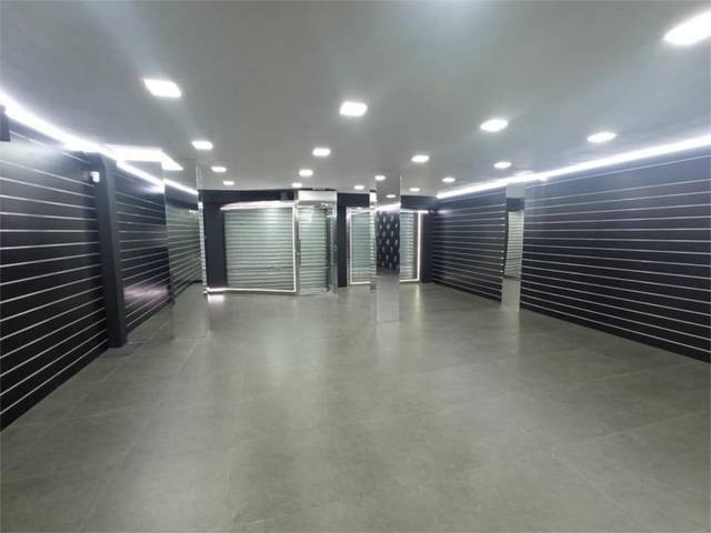 Local comercial en Alquiler en Carrer de Manuel Azaña, n22 en Foners