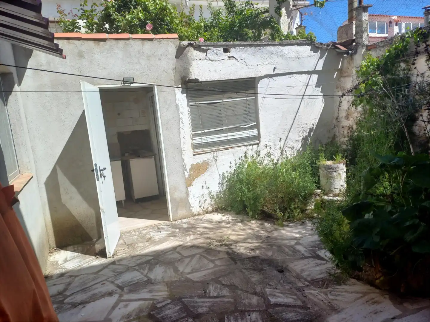 Casa adosada en venta en Calle Angustias, 8, Uclés Jardín de Casa adosada en venta en Uclés con Amueblado