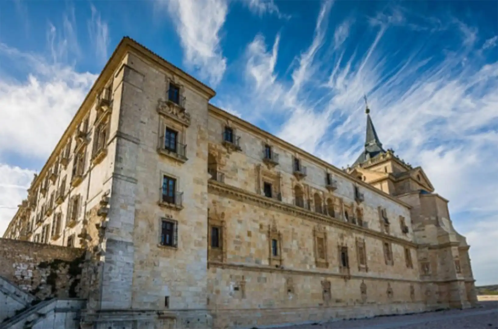 Casa adosada en venta en Calle Angustias, 8, Uclés Vista exterior de Casa adosada en venta en Uclés con Amueblado