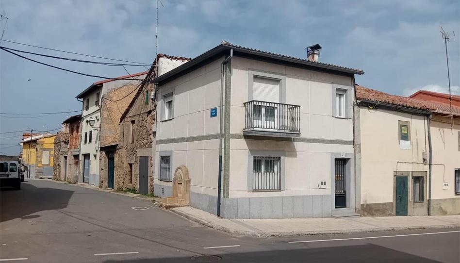 Foto 1 de Casa adosada en venda a Calle Mayor, 63, La Horcajada , Ávila