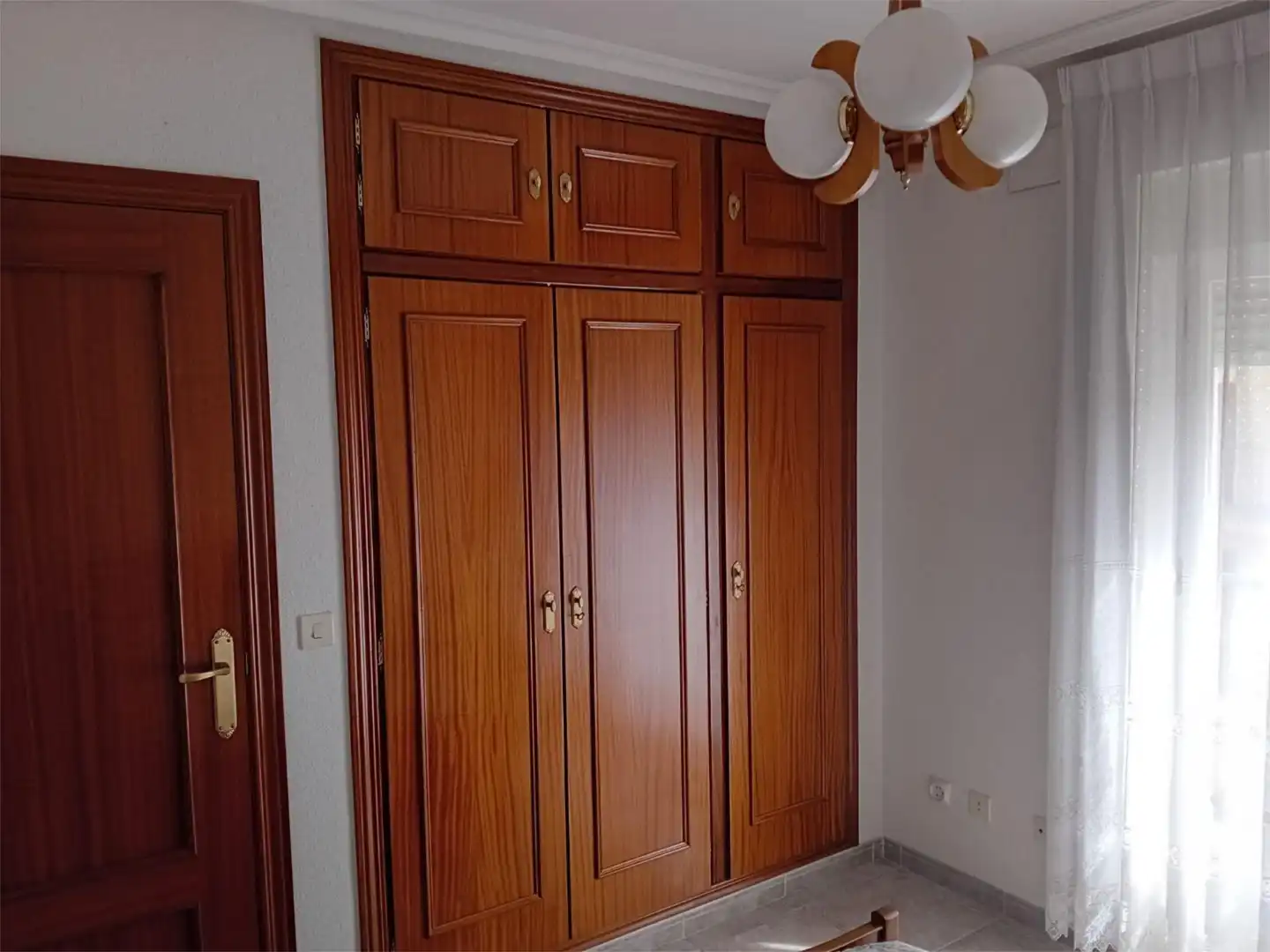 Casa adosada en venta en Calle Mayor, 63, La Horcajada Habitación de Casa adosada en venta en La Horcajada con Amueblado y Balcón