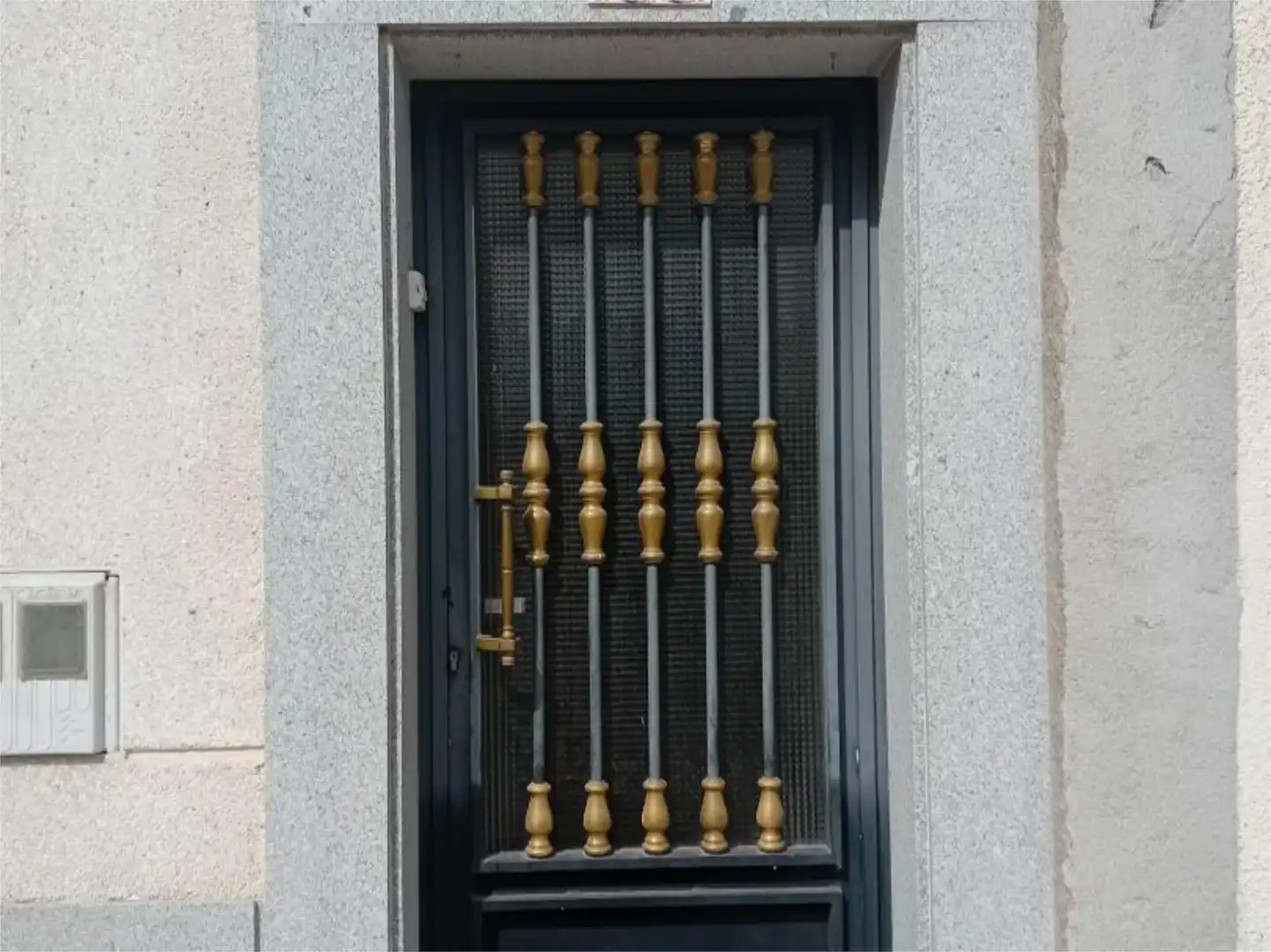 Casa adosada en venta en Calle Mayor, 63, La Horcajada Vista exterior de Casa adosada en venta en La Horcajada con Amueblado y Balcón