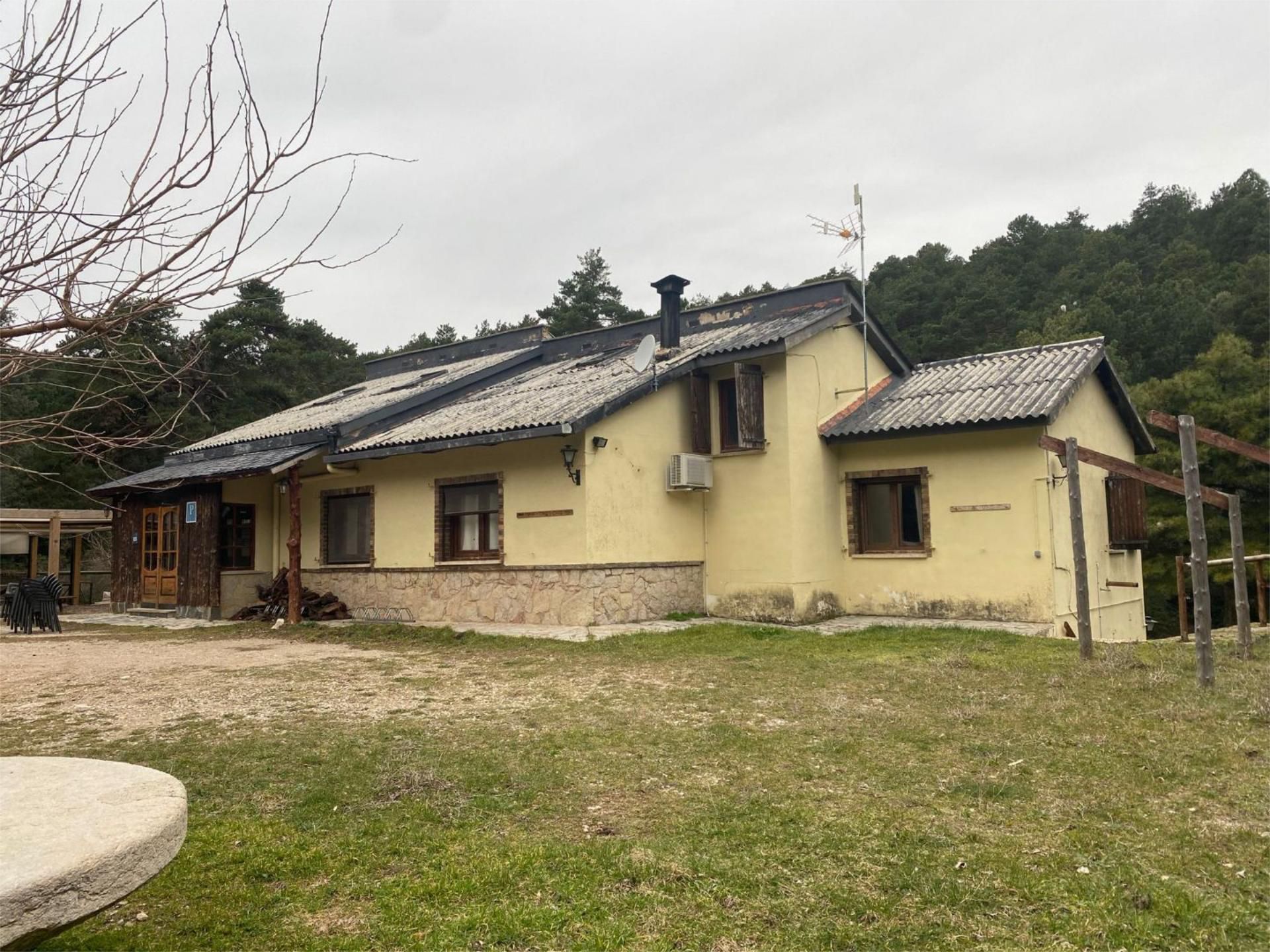 Vista exterior de Casa o xalet en venda en Alfara de Carles amb Calefacció, Jardí privat i Terrassa