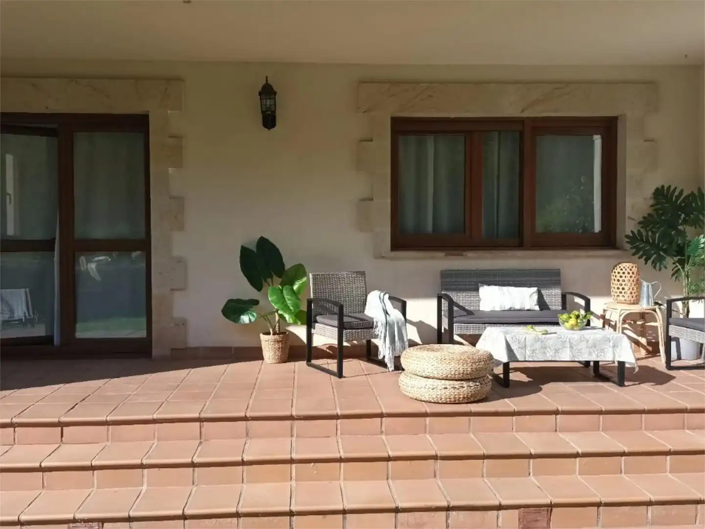 Casa adosada de alquiler en Barrio la Plaza, 6, Valdáliga Terraza de Casa adosada de alquiler en Valdáliga con Calefacción, Jardín privado y Amueblado