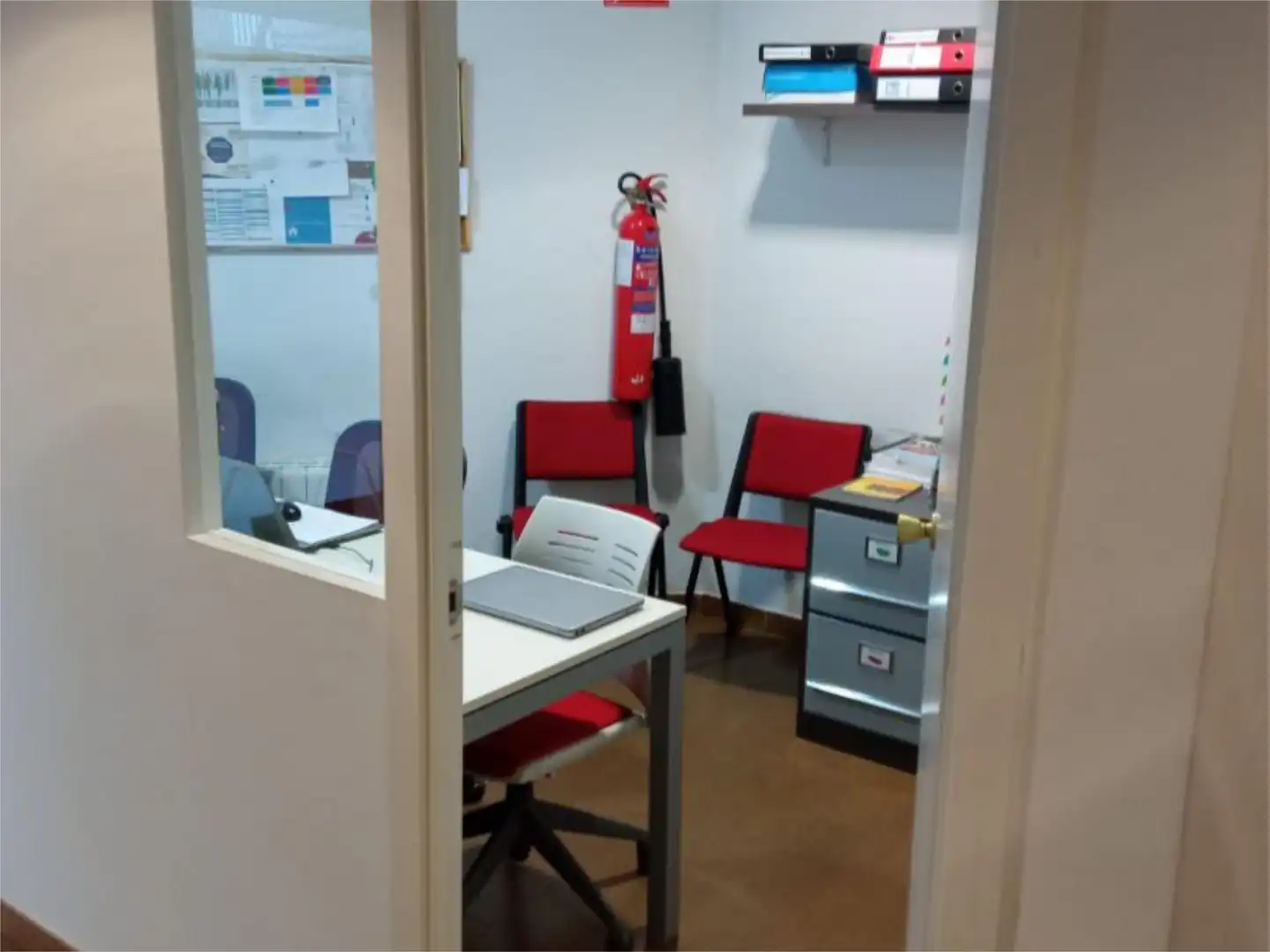 Geschaftsraum zur Miete in Carrer de Llorenç Tomàs i Costa, 44, La Seu d'Urgell Geschaftsraum zur Miete in La Seu d'Urgell mit Heizung, Parkett und Möbliert