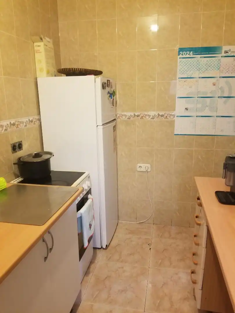 Habitación en Avenida de San Fermín, 43, San Fermín Cocina de Planta baja para compartir en Madrid con Terraza, Amueblado y Lavadora