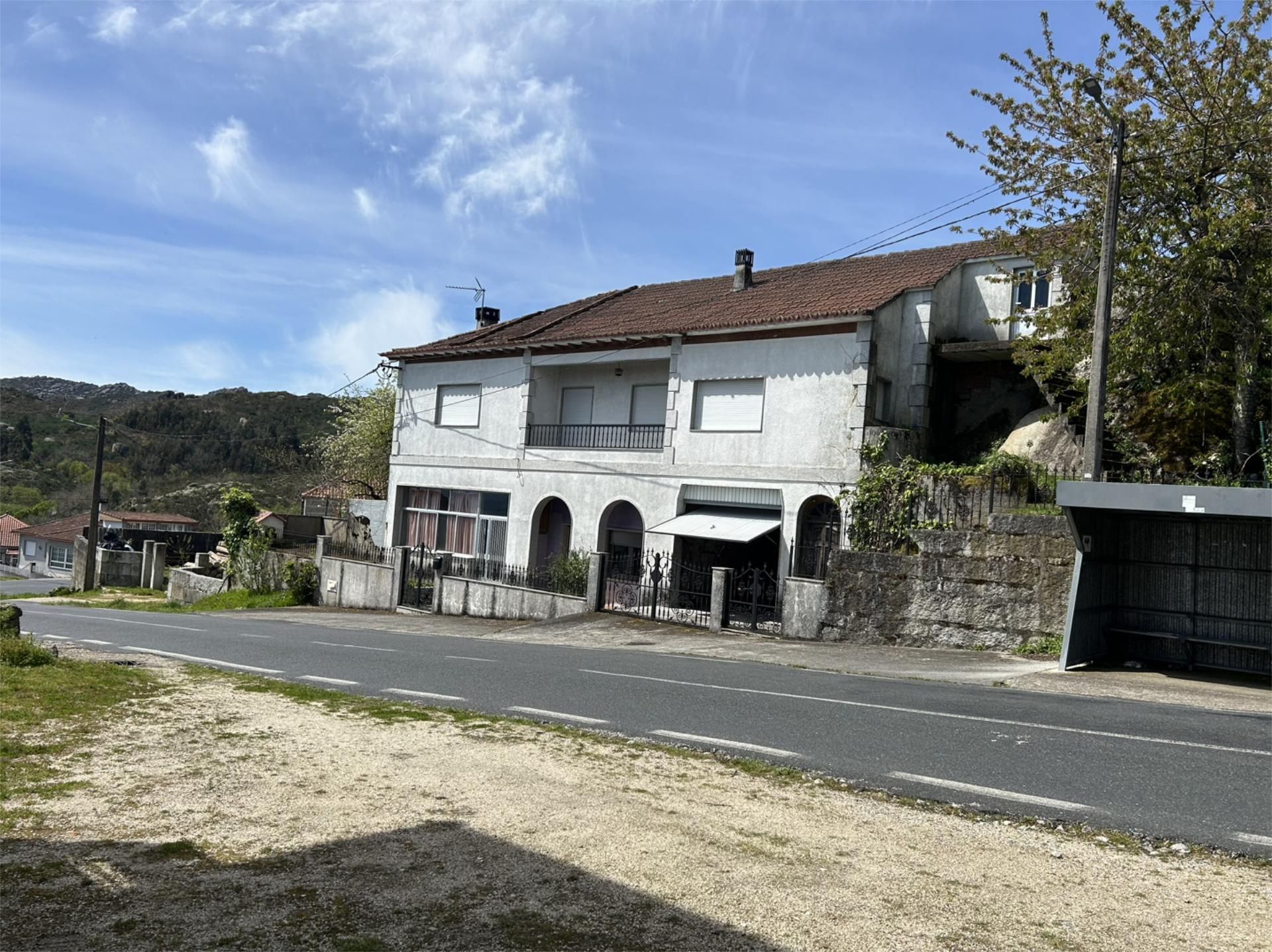 Vista exterior de Pis en venda en Carballeda de Avia amb Jardí privat, Terrassa i Traster