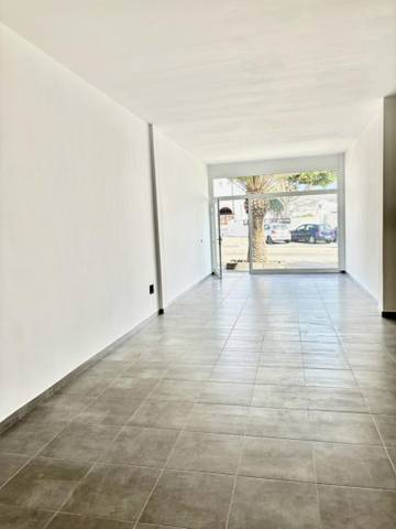 Local comercial en Alquiler en Avenida Central, 81 en Tías pueblo