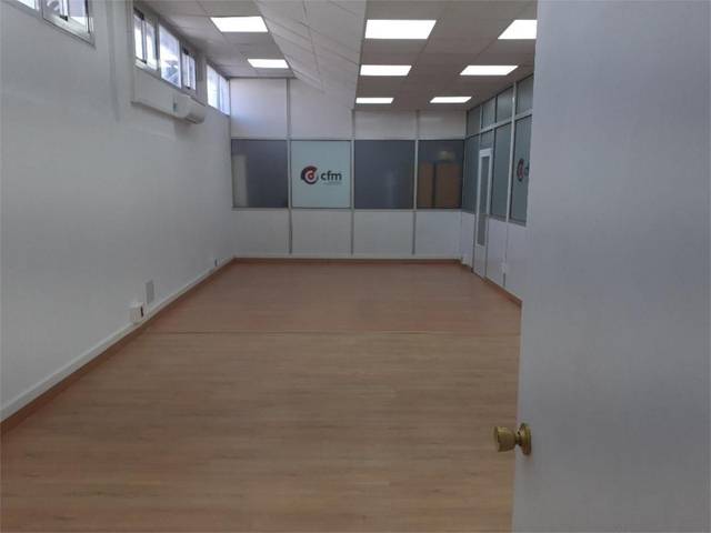 Oficina en Alquiler en Calle Urano, 21B en Sur - PAU 4