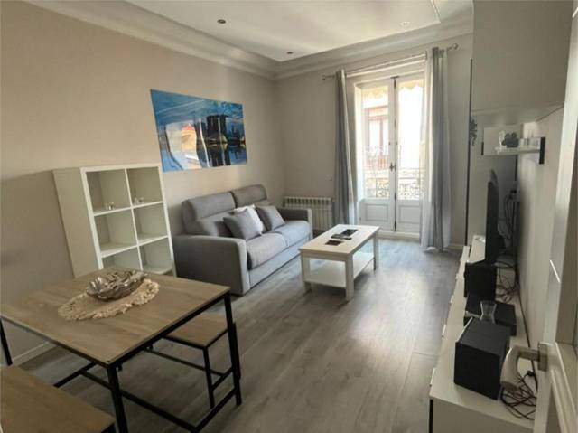 Piso en Venta en Calle del Álamo, 7 en Universidad - Malasaña