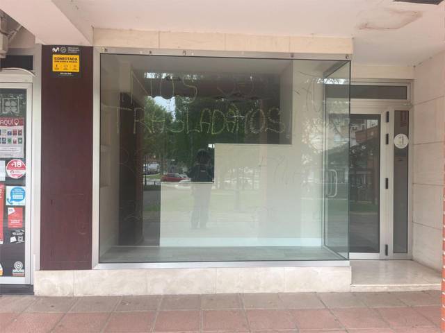 Local comercial en Alquiler en Travesia San Fernando, 10 en Bezana - Prezanes