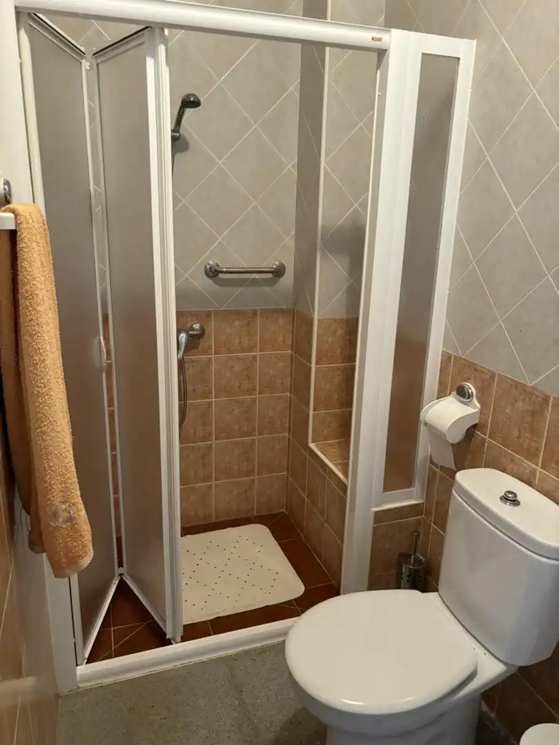 Bany de Casa o xalet en venda en San Nicolás del Puerto amb Terrassa, Moblat i Balcó