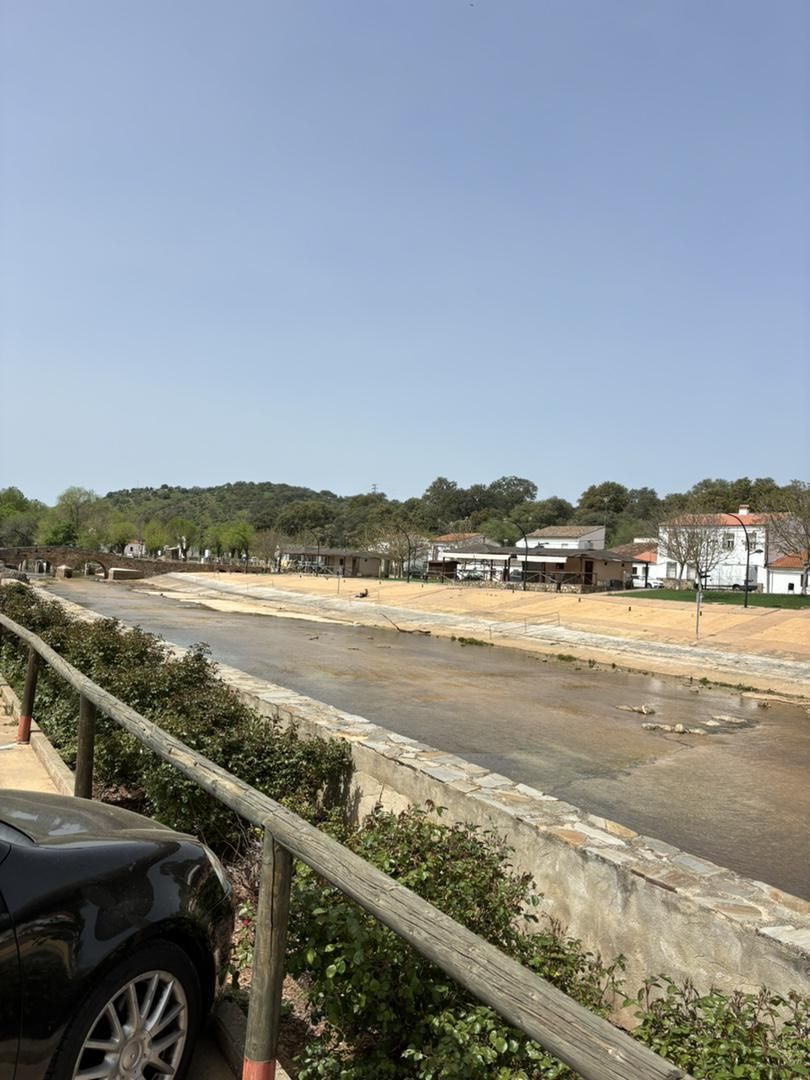 Vista exterior de Casa o xalet en venda en San Nicolás del Puerto amb Terrassa, Moblat i Balcó