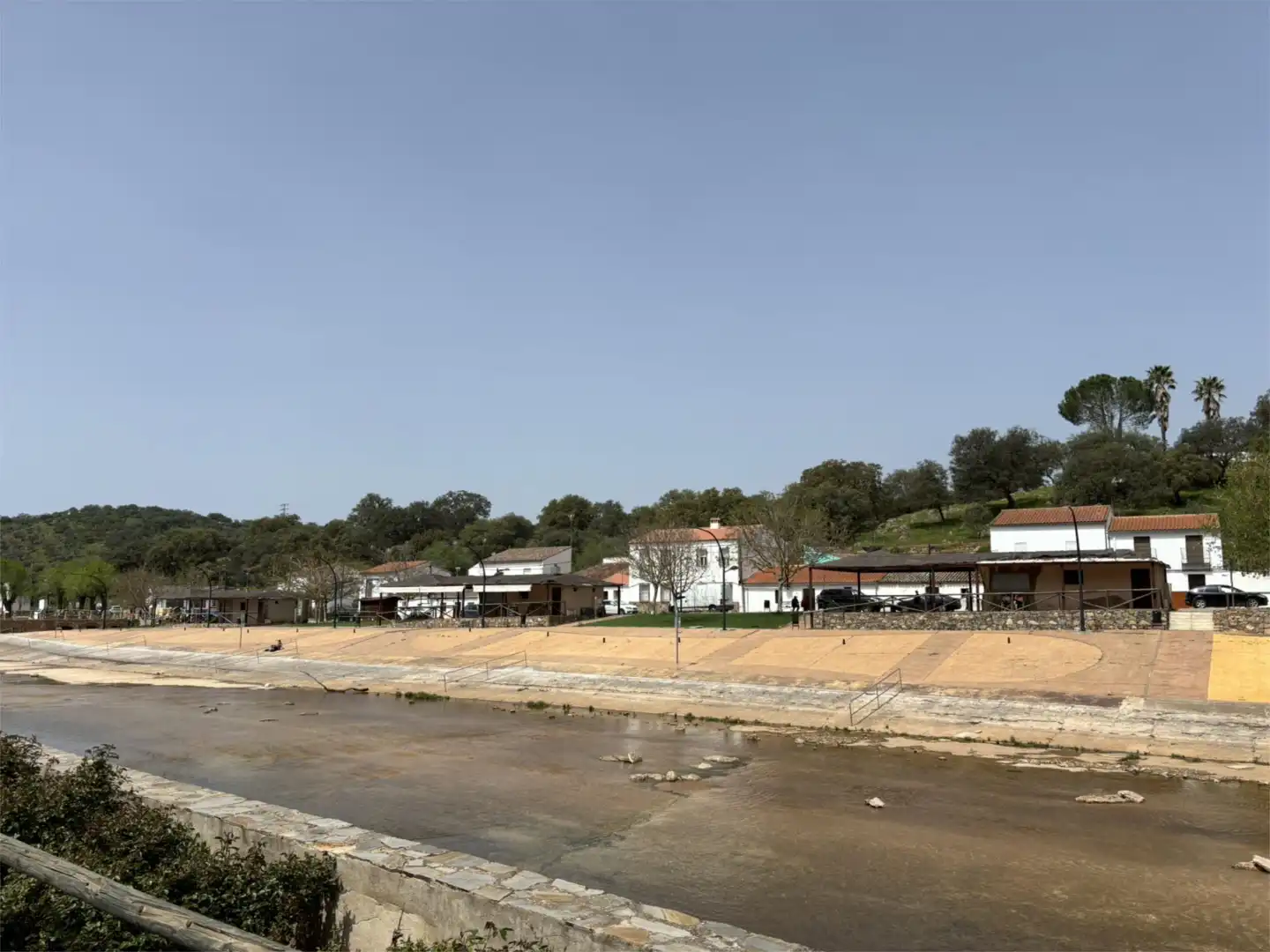 Vista exterior de Casa o xalet en venda en San Nicolás del Puerto amb Terrassa, Moblat i Balcó