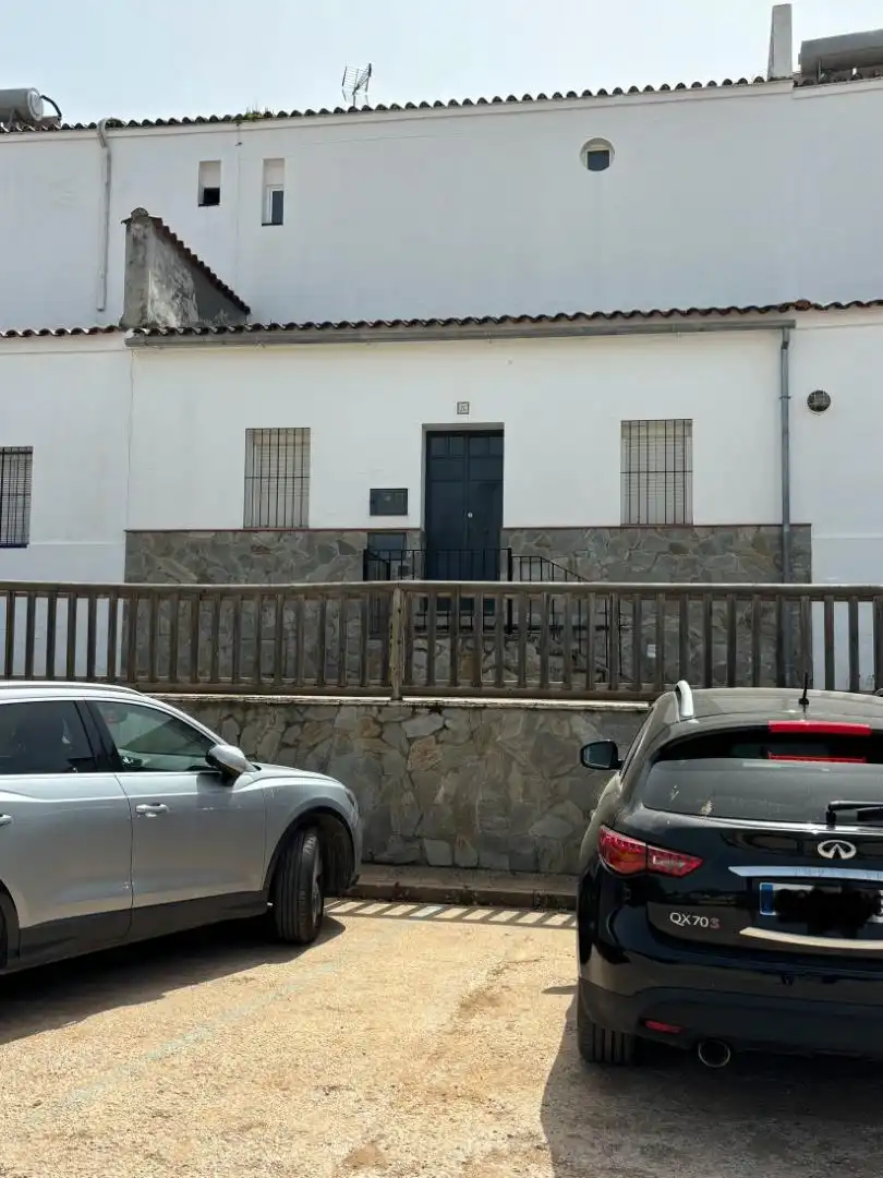 Vista exterior de Casa o xalet en venda en San Nicolás del Puerto amb Terrassa, Moblat i Balcó
