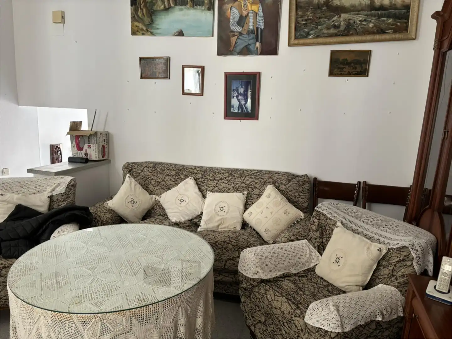 Sala d'estar de Casa o xalet en venda en San Nicolás del Puerto amb Terrassa, Moblat i Balcó