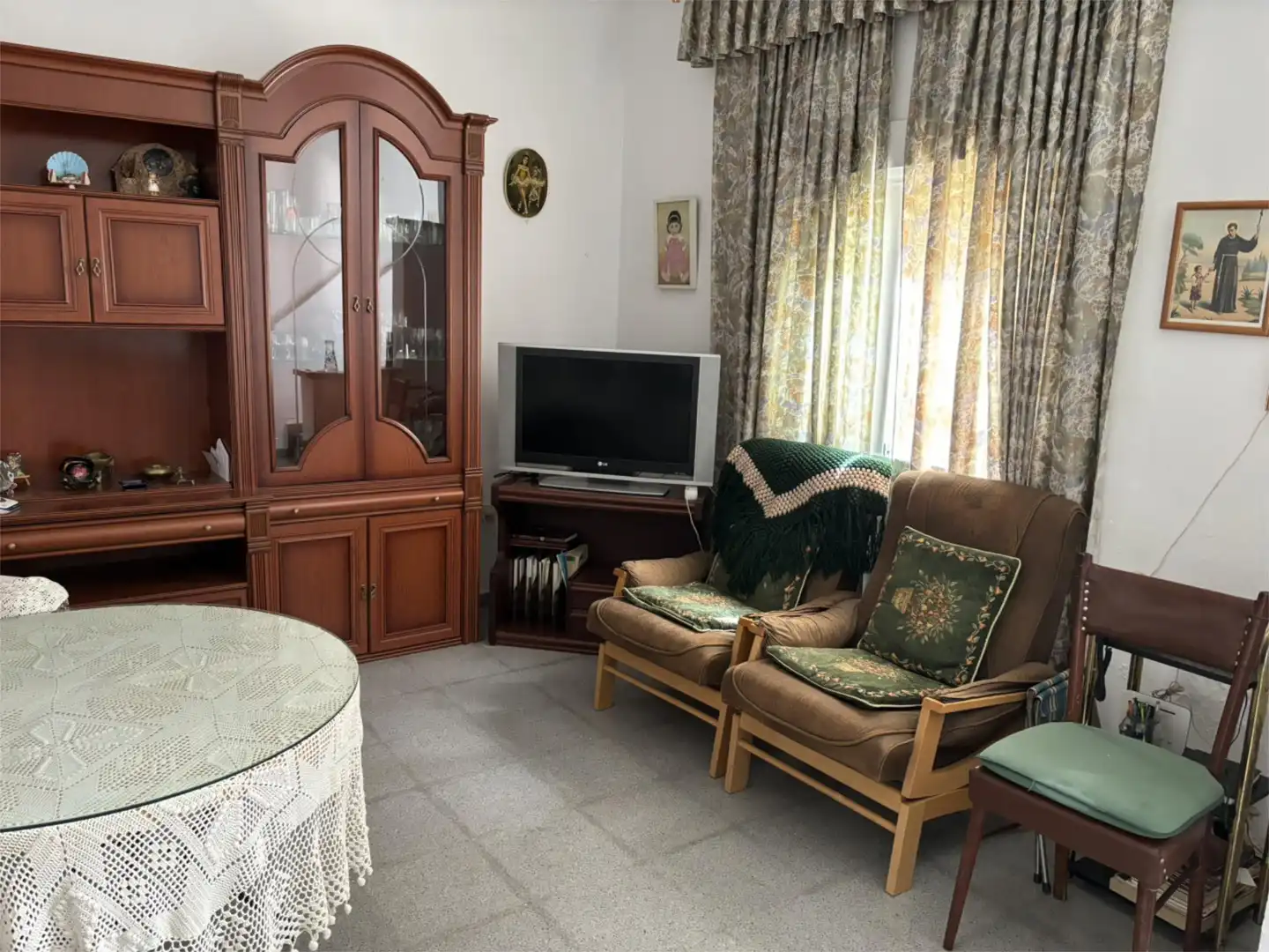 Sala d'estar de Casa o xalet en venda en San Nicolás del Puerto amb Terrassa, Moblat i Balcó