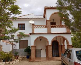 Außenansicht von Country house zum verkauf in Alamedilla mit Terrasse und Balkon