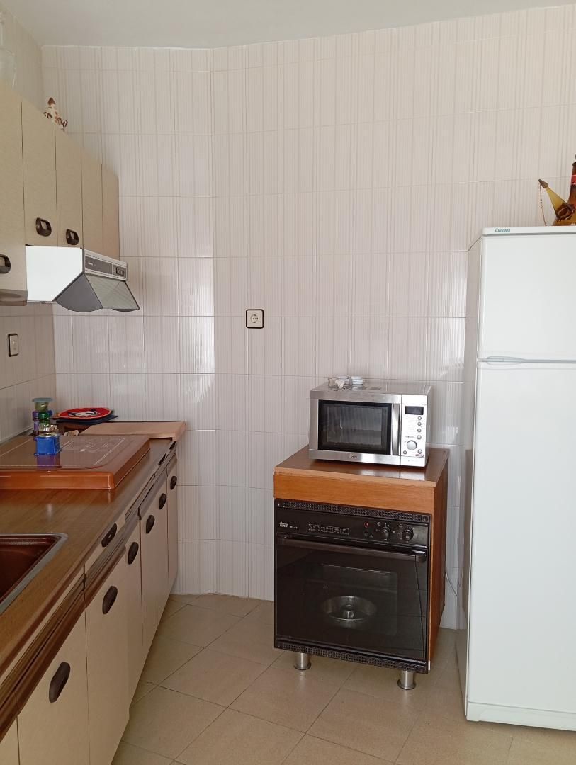 Cuina de Pis de lloguer en El Cañavate   amb Aire condicionat, Calefacció i Moblat