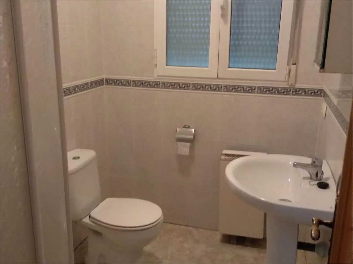 Bathroom of Flat for sale in El Provencio    with Heating, Terrace and Storage room