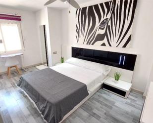 Bedroom of Flat to share in Elda  with Air Conditioner and Balcony