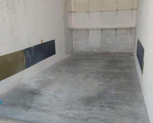 Garage for sale in Baza