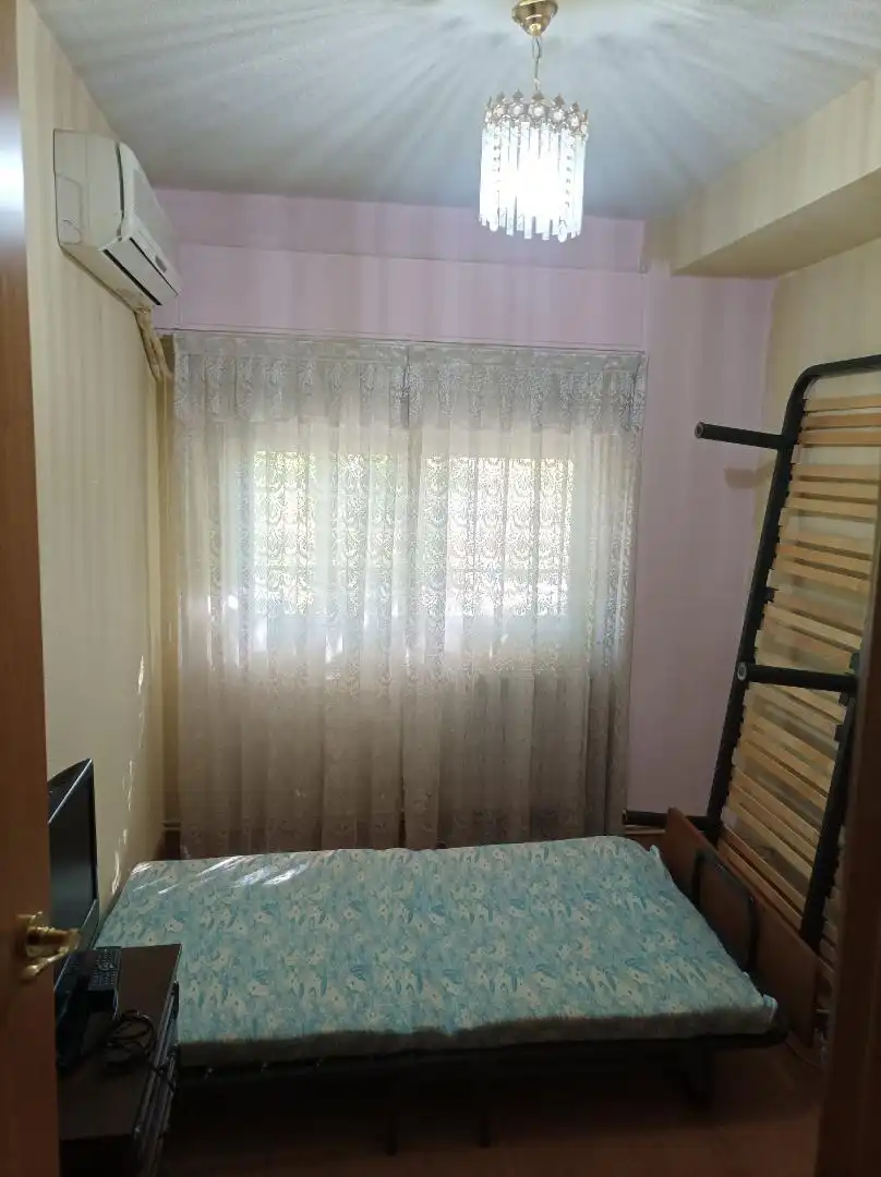 Bedroom of Flat for share in Móstoles  with Air Conditioner, Heating and Parquet flooring