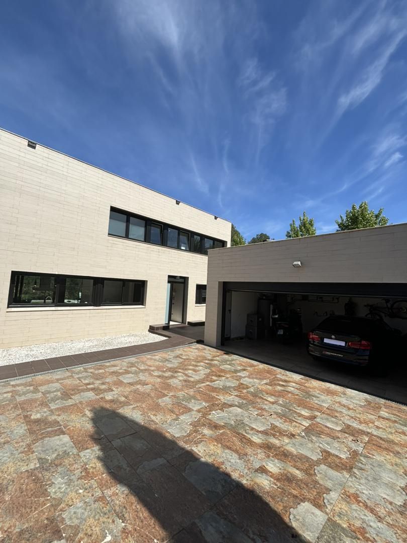 Vista exterior de Casa o xalet en venda en Sant Julià de Ramis amb Aire condicionat, Terrassa i Piscina