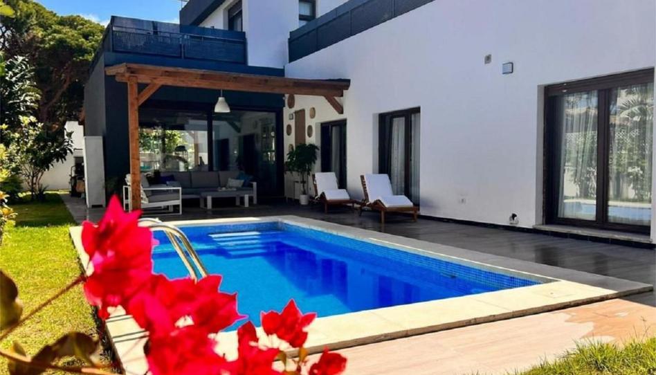 House or chalet to rent in Calle Iglesia, 9, La Barrosa, Cádiz - image 1 Photo 1 of House or chalet to rent in Calle Iglesia, 9, La Barrosa, Cádiz