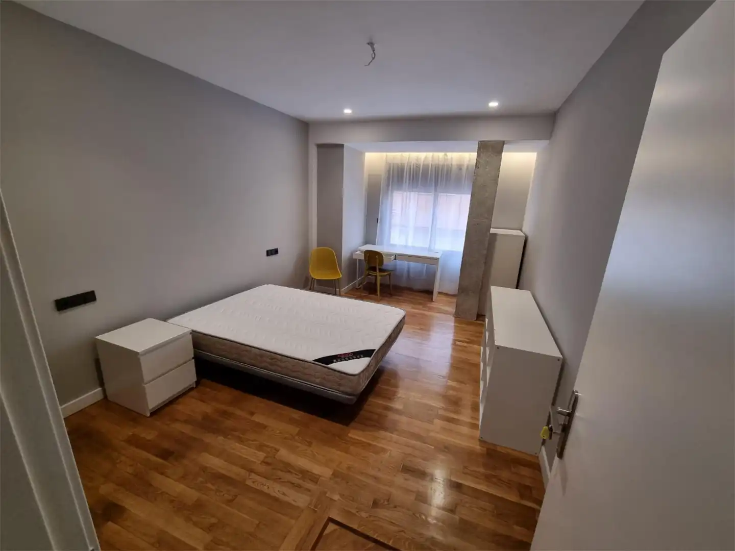 Room in Calle La Parpallota, 34, Juan de Borbón