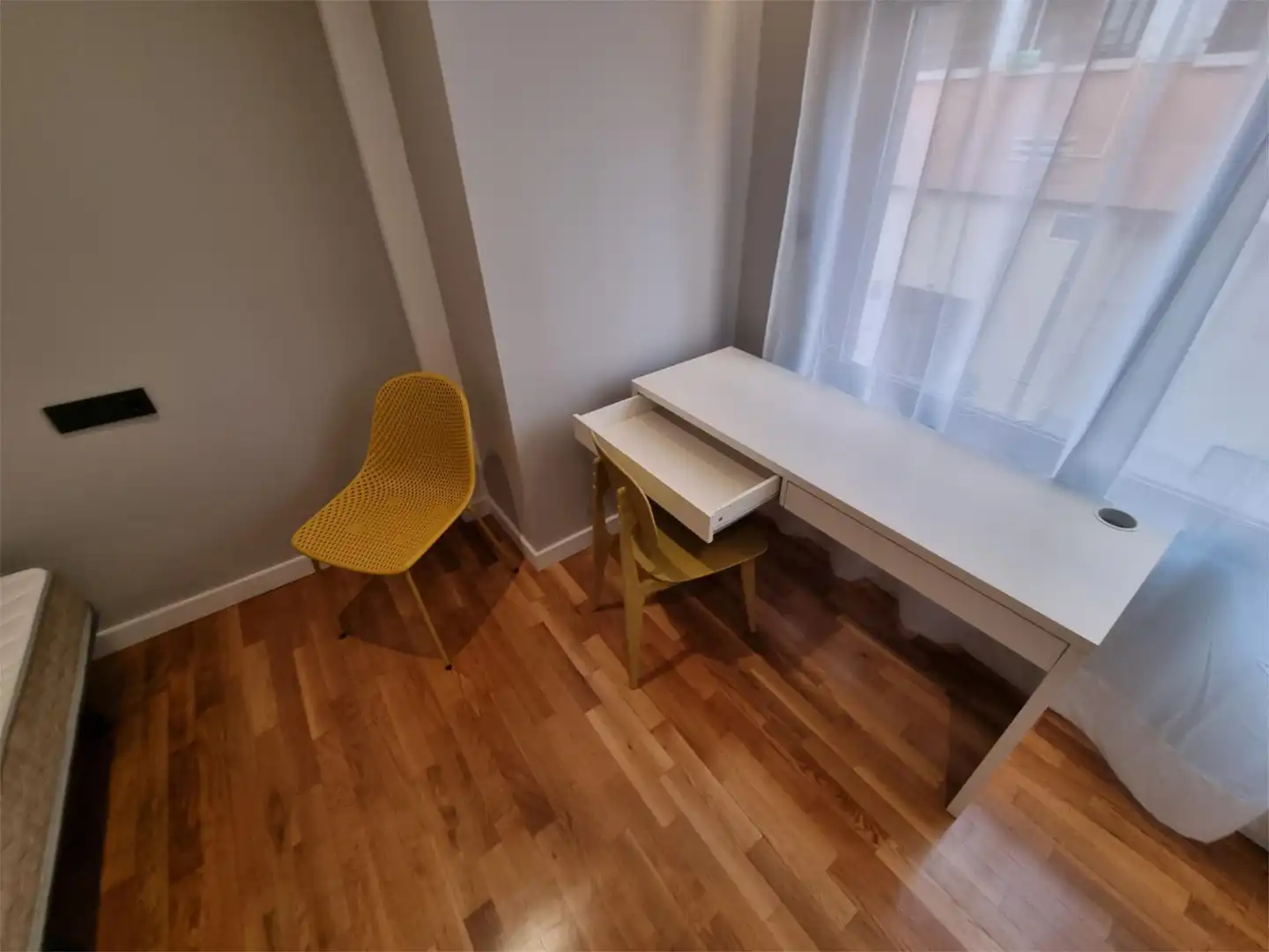 Room in Calle La Parpallota, 34, Juan de Borbón